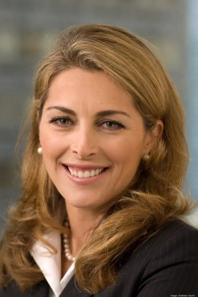 stacy-mullaney-headshot900xx1267-1900-187-0