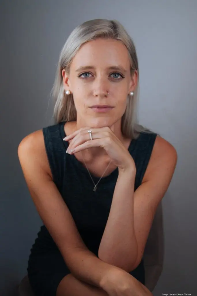 kendall-hope-tucker900xx2263-3395-5-0
