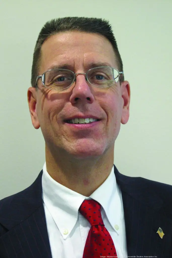 bob-headshot900xx2133-3200-134-0