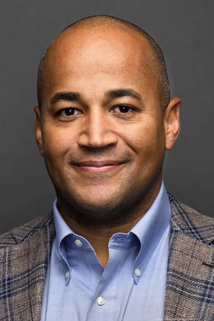 dante-disparte-circle900xx823-1234-189-0