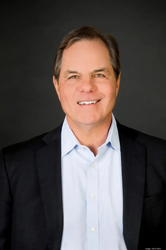 marc-white900xx1391-2087-140-0