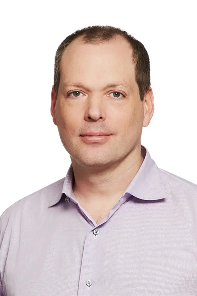 geoffmackay0615x7crop900xx1400-2100-50-0