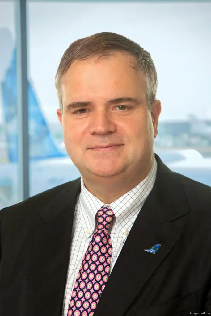 robin-hayes-headshot900xx2200-3300-84-0