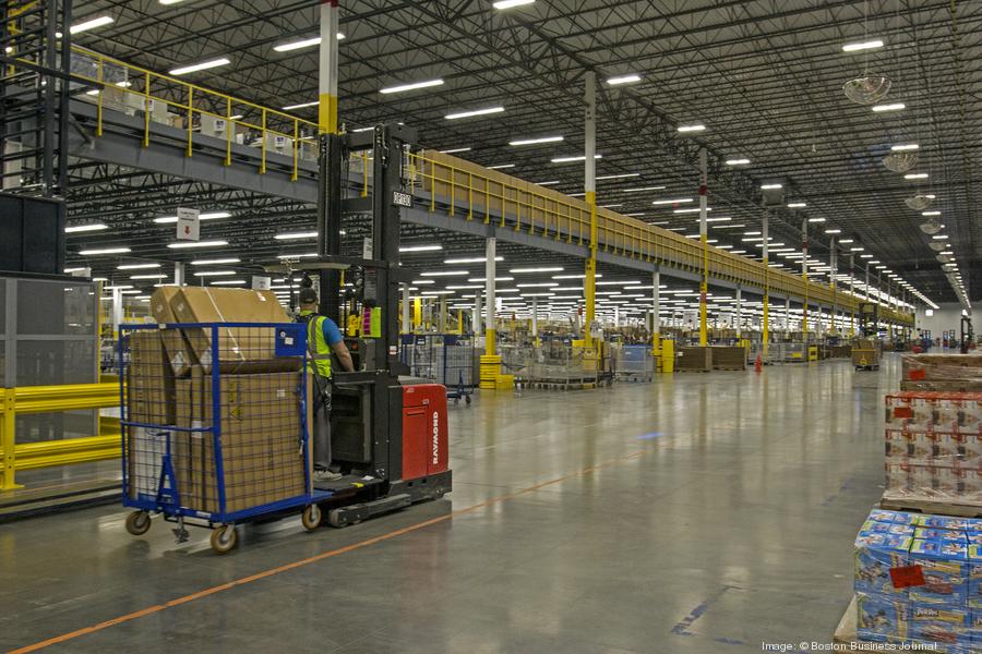 Amazon plans Holyoke distribution center, with ‘hundreds’ of job