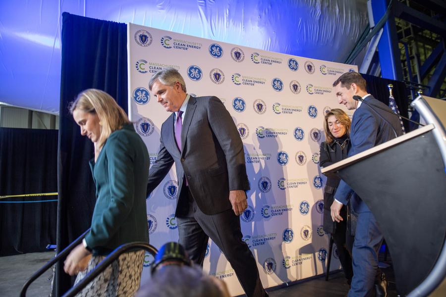 larry-culp-133900xx5760-3840-0-0