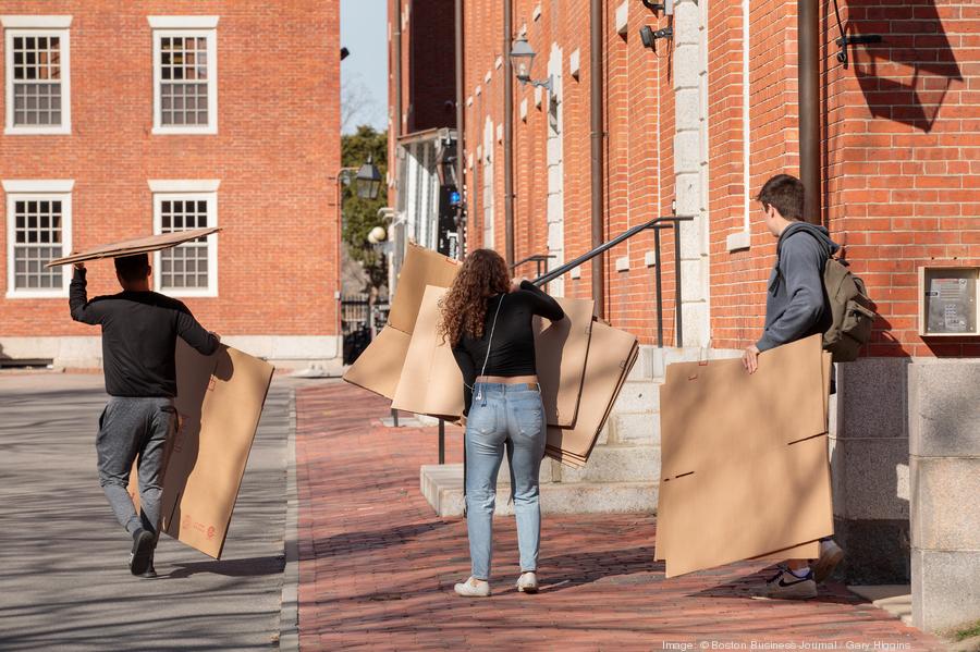 corona-harvard-05900xx6425-4283-96-0