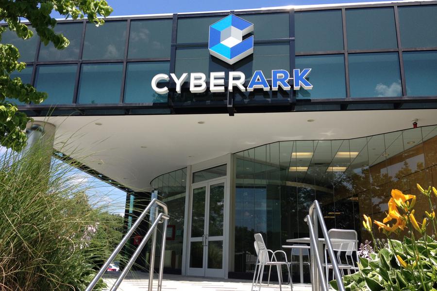 cyberark-hq900xx3264-2176-0-136