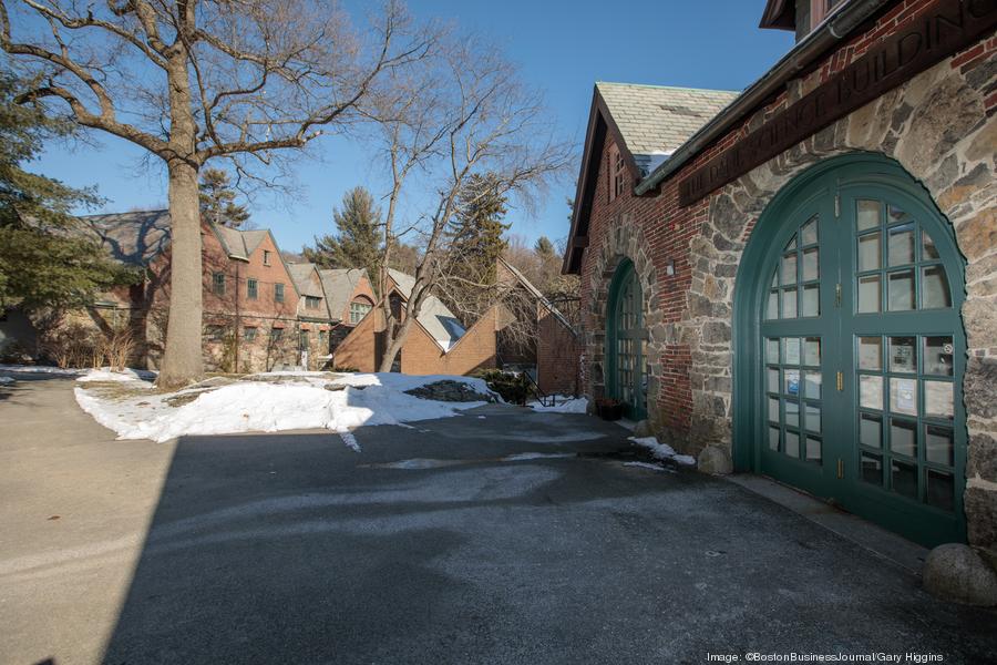 pine-manor-college-05900xx6720-4480-0-0