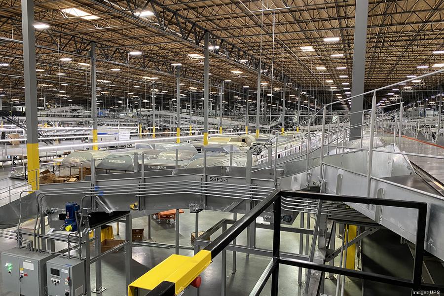 As shopping habits shift online, UPS and Amazon ramp up staffing for