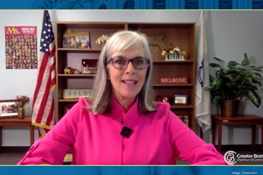 10-22clarkchamber900xx1023-682-89-0