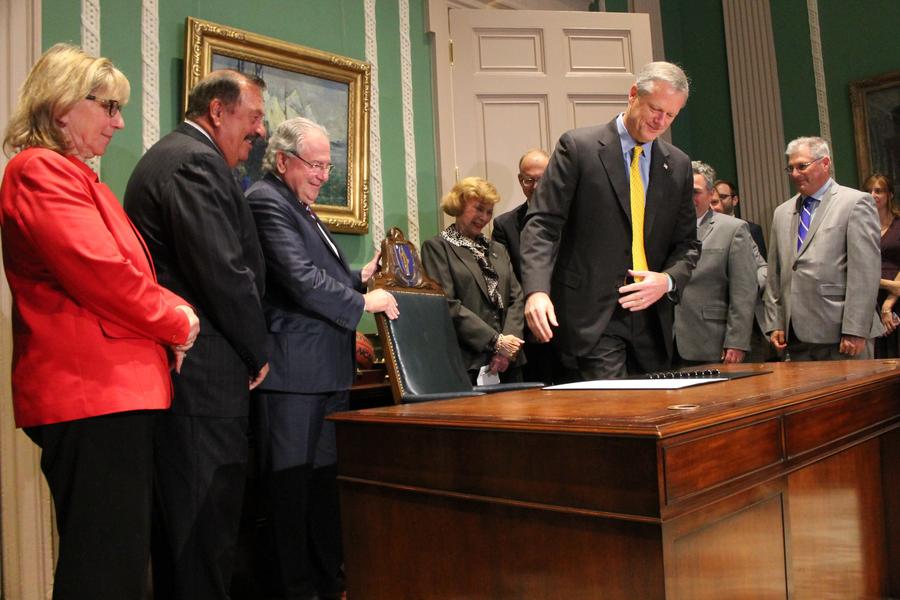 06-28bakergrandbargain900xx4063-2709-0-70