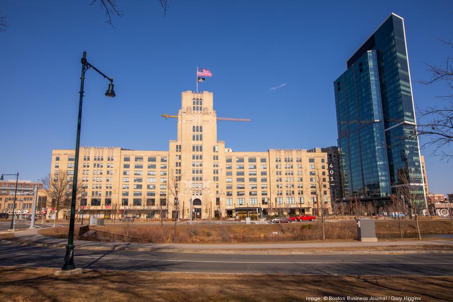 landmark-center-02900xx6720-4480-0-0