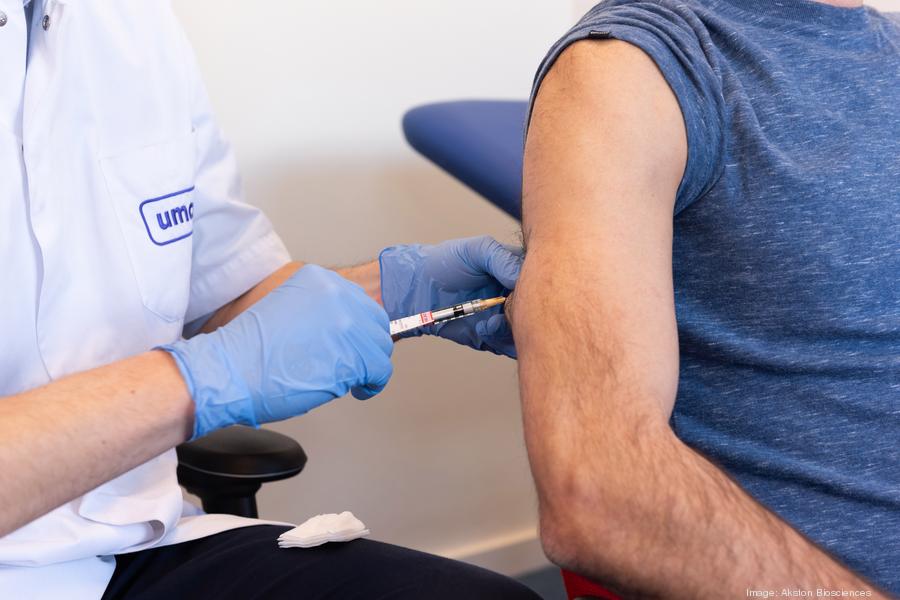 firstdosingofaks4524-12-21photobyrachelvandevliert900xx7360-4907-0-3