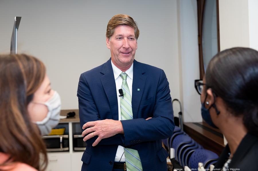 bruce-van-saun-01900xx6236-4157-52-0