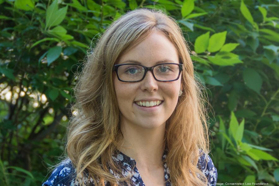 deanna-headshot-hires900xx3522-2348-0-0