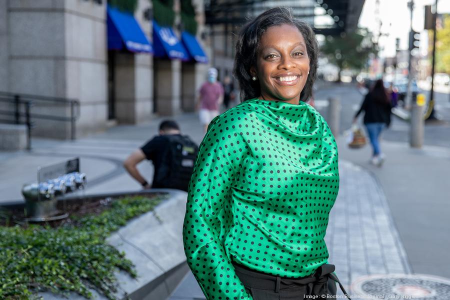 noelle-hutchins-03900xx5532-3690-0-276