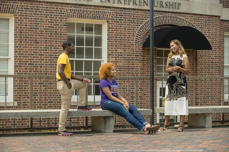 dr-artis-talking-with-students-on-the-library-plaza-2900xx5472-3648-0-0