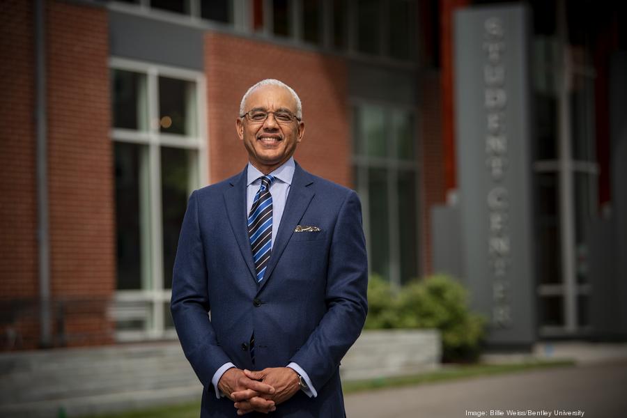 20210601bwbentleyuniversitypresident095900xx3960-2640-0-0