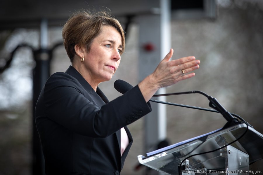 the-embrace-12900xx5112-3408-0-94