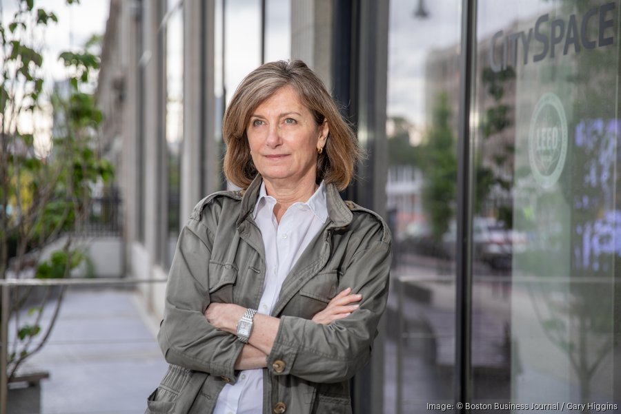 margaret-low-04900xx6707-4480-0-0